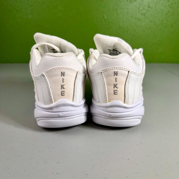 Nike VXT - Women’s 10 - White/Silver - Picture 4 of 6